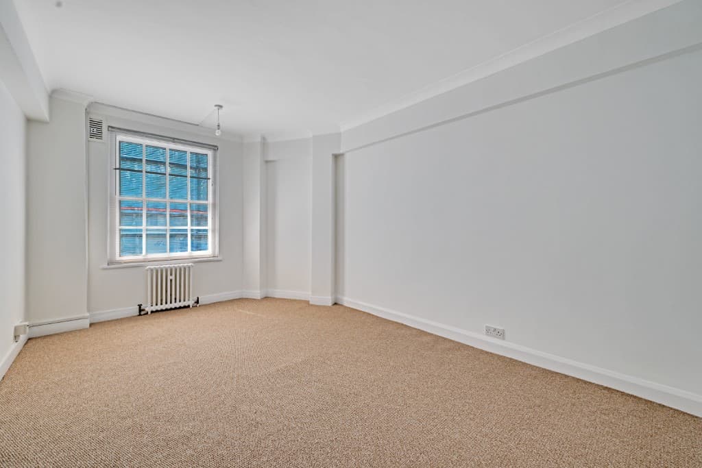Empty room before contemporary virtual staging